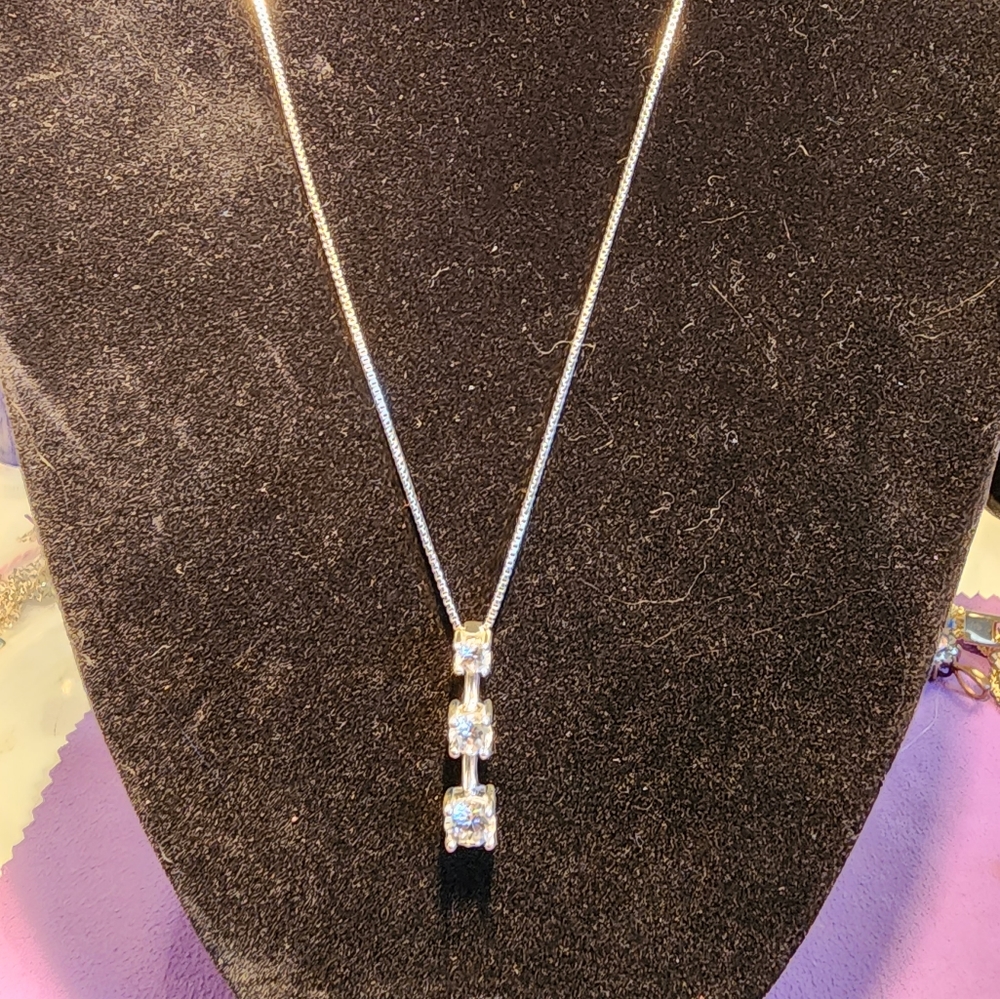 925 silver and natural diamond necklace